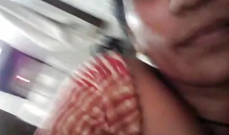Slim Aria Alexander aime les sex de vielle Negritos chauds