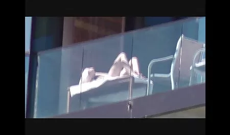 Callie et Diana filmaient un mec pour vieux et jeune porno le sexe