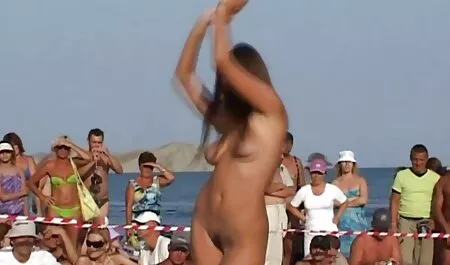 Latina chaude Isabella De Santos se fait baiser vieille avec jeunot par un mec mignon