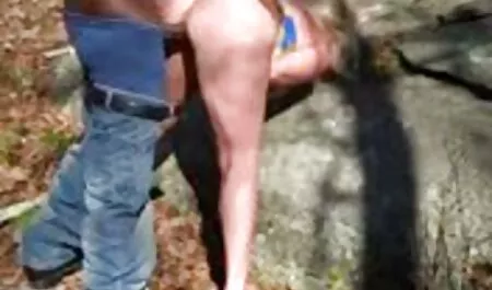 Deux jeunes vieille cougar blonde niggers baise chocolat anus