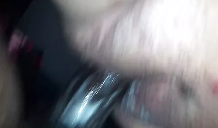 Mignon ébène avec vieille poilue porno une énorme bite baise doucement une jeune blonde