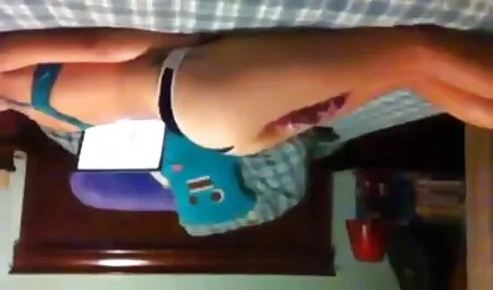 Mamans chaudes avec des seins énormes et les ânes se vielles et salopes masturber la chatte