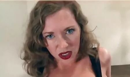 Il y avait un écart désagréable entre l'enfant et son petit grosse vieille nue ami, mais la jeune fille est consciente de la façon dont elle va les réconcilier avant le prochain scandale.