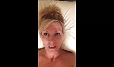 Théâtre femmes fisting pieds et Strapon devant le vieille et sexy public. Dur vidéos