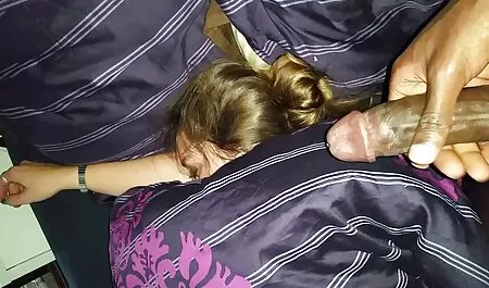 Étudiant Masha suce la film porno avec vieille femme Bite