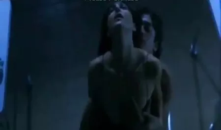 Belle Blonde Petit porno lesbienne vieille déjeuner cuit pour ses trous du cul.