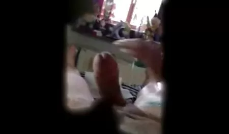 Busty video porno des vielles brunette sexy à la maison fait habilement massage sexuel