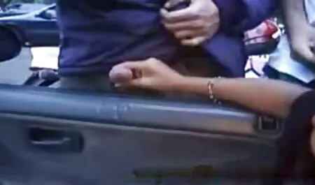 Jouer vieille femme mature à cheval Lingus avec vos doigts.