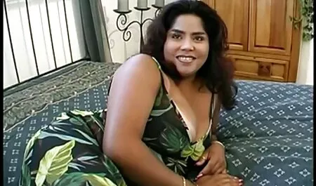 Mature Gros seins Lesbiennes porno vieille jeune caresse doucement douce brune Petite amie