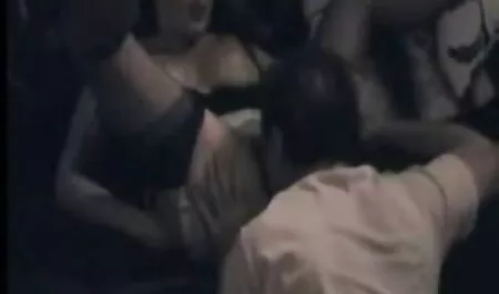 Les jumeaux dans beretaki à tour de vieille mamie x rôle baiser