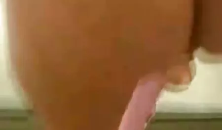 Sexy mince ballerine baise couple vieille poilue nue pendant les répétitions