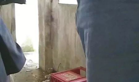 Salope plantureuse Sexy baise avec un beau mec chauve vieille chatte touffue