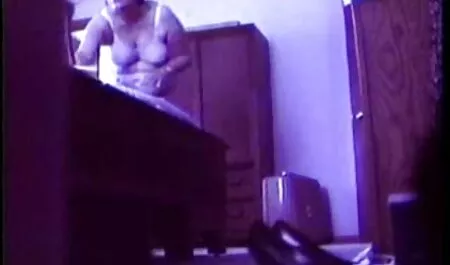 Belle porno vieilles black étudiante danse sur la came