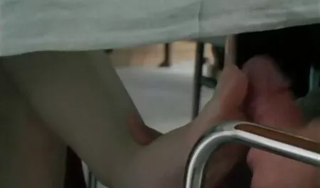 Parfait babe caresse video vieille chaude elle-même