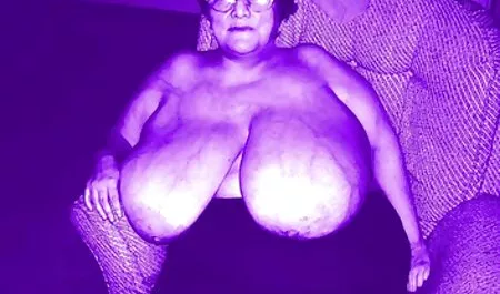 Elle met la Bite de son Mari dans porno xxx vieille son Cul.