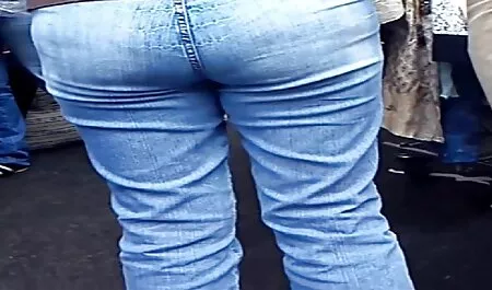 Baisée dur dans la sexe vieux et vieilles Bouche d'une Jeune Secrétaire.