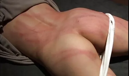 Busty maman vieilles sodomisees baisée avec Son Fils Ami