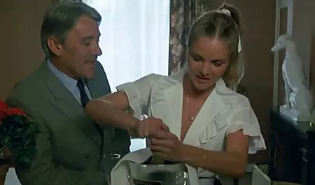 Blonde en toute confiance a pris deux vieille cochonne gros seins bites