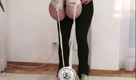 Fille mature chevauche sa vieilles francaises poilues bite parfaitement