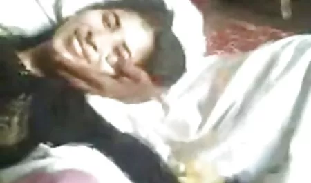 Teen maid baise son gros seins lesbienne amant avec vieille en manque de sexe la langue