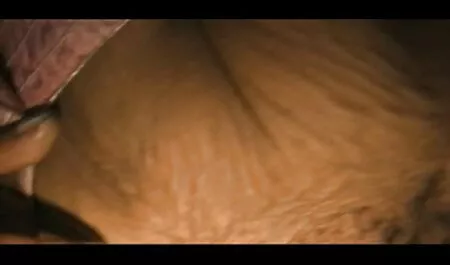 Flexible vieille chatte porno blonde Gymnaste se fait baiser dans les Fissures