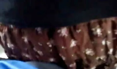 Jeune femme sucer la bite de L'homme. tukif vieille poilue