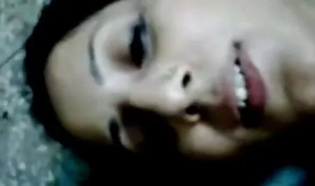 Asiatique teen suce porno de vieilles dames deux bites
