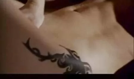 Gay il chevauche la Bite de porno de vieilles femmes françaises son Ami et secoue sa Queue