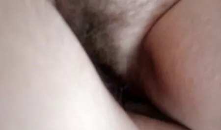 Busty Cutie léché porno femme vieux petite amie Chatte