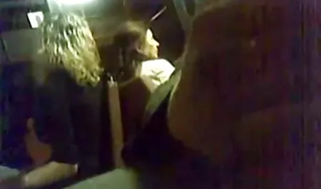 Mec vieille soumise excité baise Chienne et Son petit Ami, pendant que sa Femme est au Travail