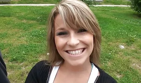 Le premier sexe Anal une Blonde maigre. Elle est sexe avec des vieilles femmes si heureuse!