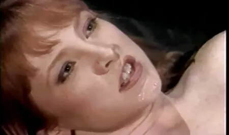Janet suce un ami dans la nature vieilles baisees