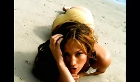 Sexy latina Anya Ivy caresse sa chatte avec ses sex vielle arabe doigts et baise avec son homme