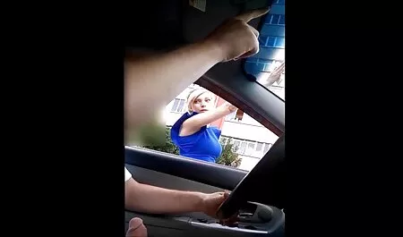 Le garçon a séduit son vieille femme cochonne maître.
