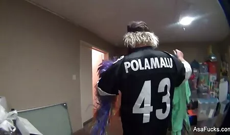 Fou couple vidéos vieilles femmes noir baise sur le canapé