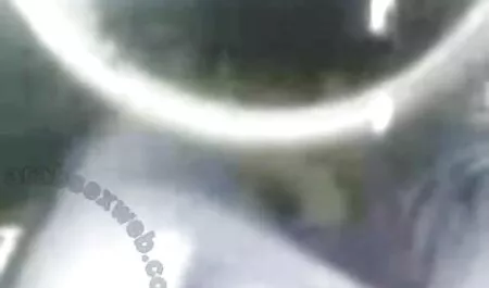 Sexy asiatique infirmière Kalina Rue baise un patient malade porno les vieilles