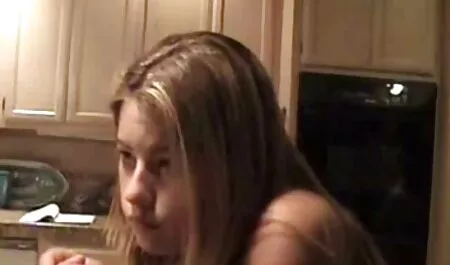 Magnifique babe En porno vieille mature bas caresse la chatte avec ses doigts