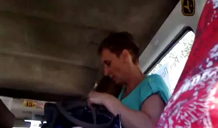 Le gars n'a pas baisé longtemps et est venu chez son père avec un problème. Papa n'a pas vieille grand mere porno réfléchi longtemps et a commandé une pute et les deux, a cassé correctement la chatte et la bouche de la Dame, puis a fini sur sa poitrine.