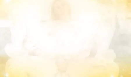 Une dame mature, qui n'a pas trouvé de petites choses pour le thé pour un jeune messager, expose devant lui ses seins vraiment énormes porno vieux avec jeune et attrayants, et permet gentiment aux blessés férocement de les satisfaire.