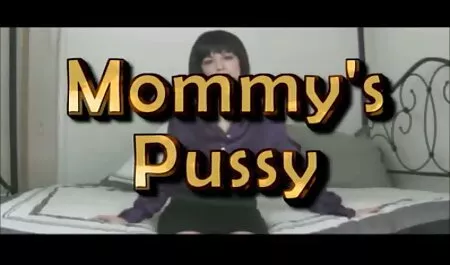 Busty porno vieille belge petite étudiante baise elle-même avec un gode