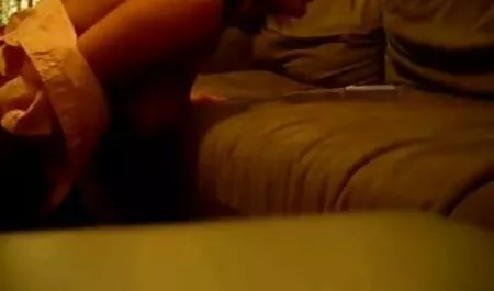 Sexy asiatique Kalina Ryu donne massage à un vieille gros seins suce agriculteur et baise sa chatte